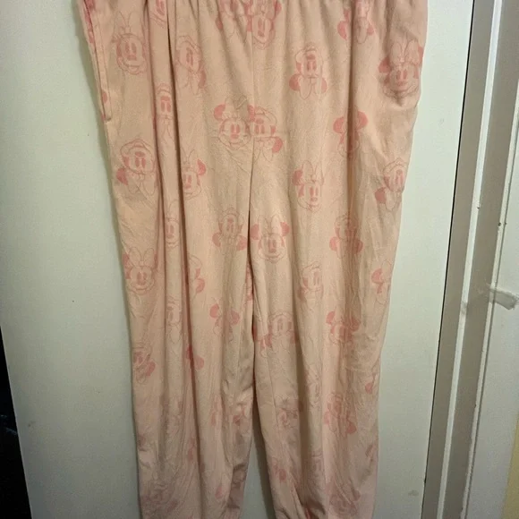 Disney 100 Ladies’ Pink Plush Minnie Mouse Pajama Set, Size XL - Picture 9 of 10